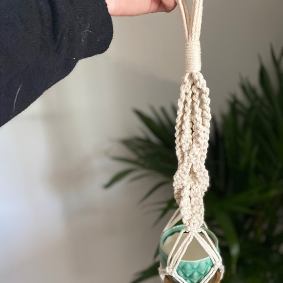 One of a kind handmade macrame succulent hanger 🌵 - Picture 2 of 4